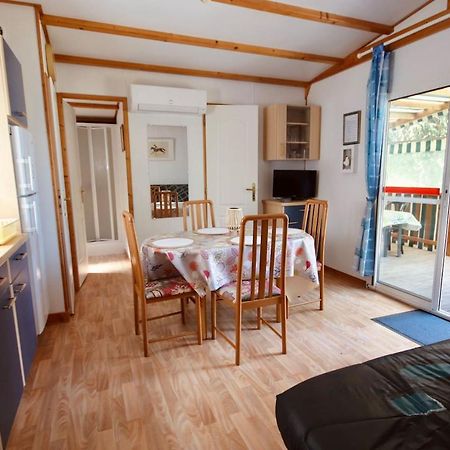 Chalet La Perche Au Bord De L'Eau Lion-en-Sullias Dış mekan fotoğraf